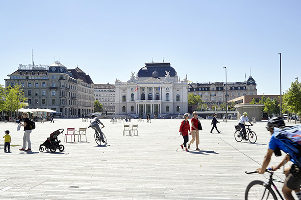 Zurich Sechseläutenplatz